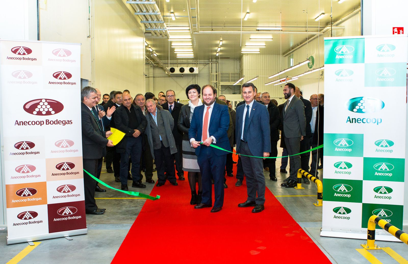 El presidente de Anecoop y el de Coprohníjar, en el acto de inauguración.