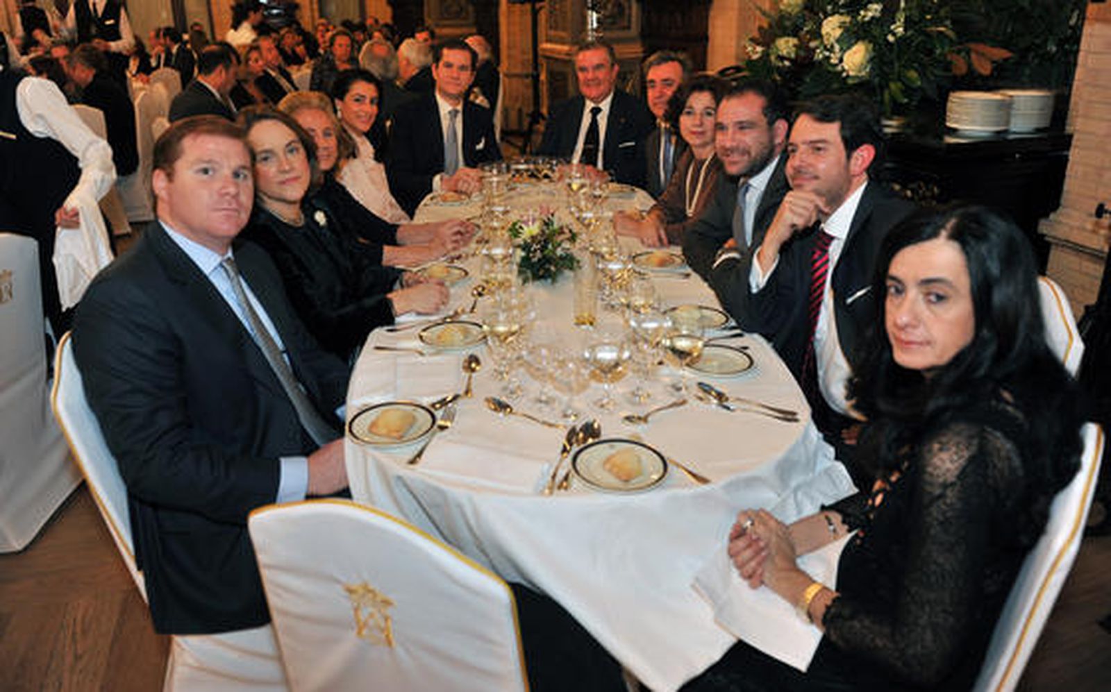 Javier Moya, Blanca Escuín, Margarita Moya Sanabria, Lourdes Moreno, Juan Moya, Francisco Yoldi, Ignacio Martínez, Pilar Sánchez Izquierdo, José Moya, Antonio Somé y Pilar Parra. / Reportaje gráfico: Antonio Pizarro / Juan Carlos Muñoz / Juan Carlos Vázquez