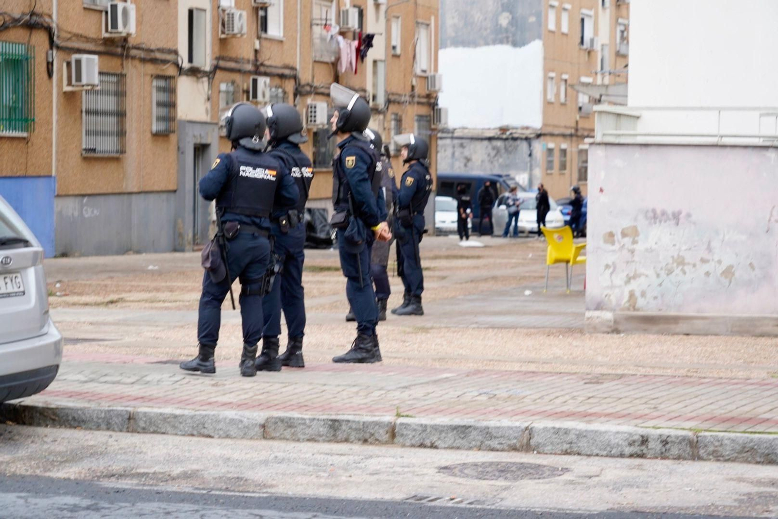 Imágenes de la macrooperación de la Policía Nacional este martes en El Torrejón y Pérez Cubillas: 200 agentes rastrean la zona