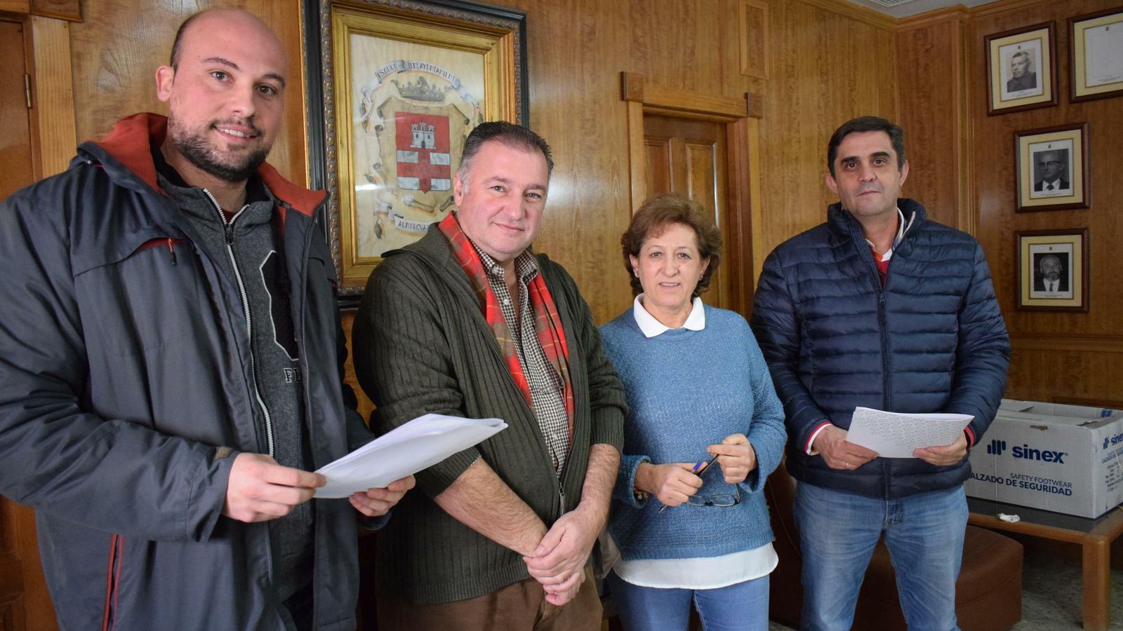 Sierra Luque, reunida con empresarios de Almodóvar del Río.