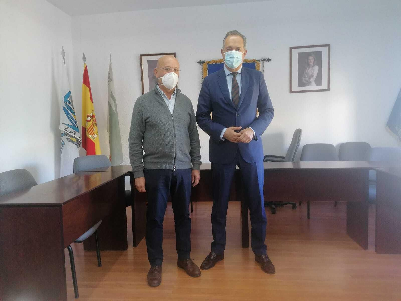 El delegado de Turismo y el alcalde de Taberno.