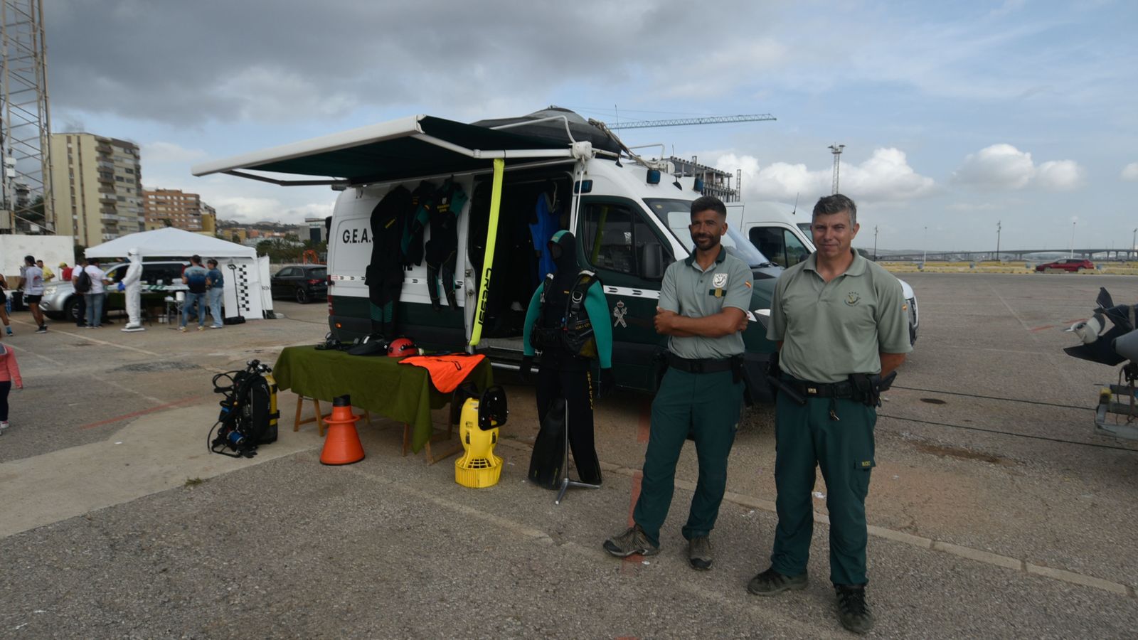 Las fotos de la exhibición de medios de la Guardia Civil en el llano amarillo