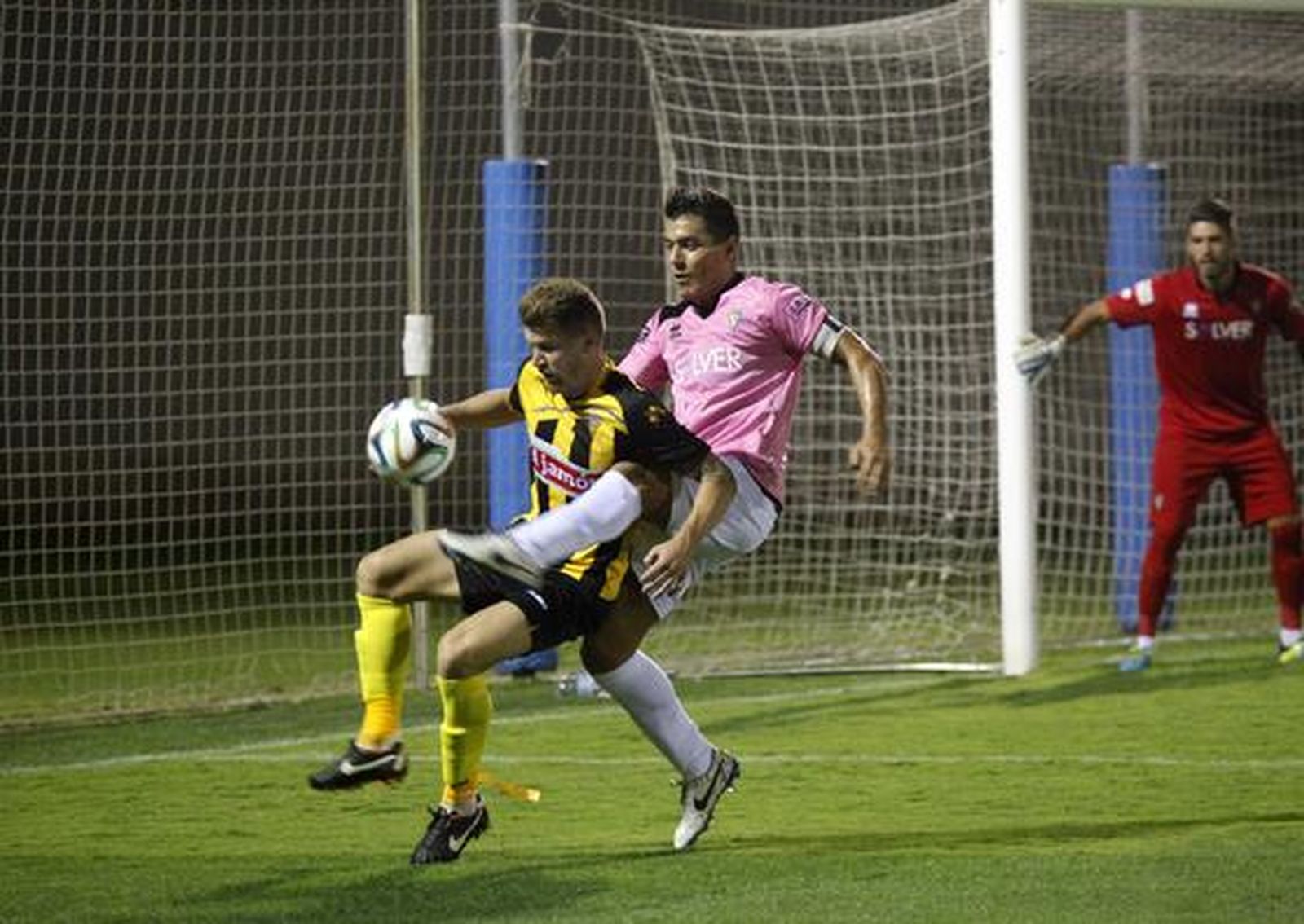 El Cádiz elimina al San Roque de Lepe (0-3) en la Copa del Rey con una imagen muy convincente

Foto: Dani Gomez