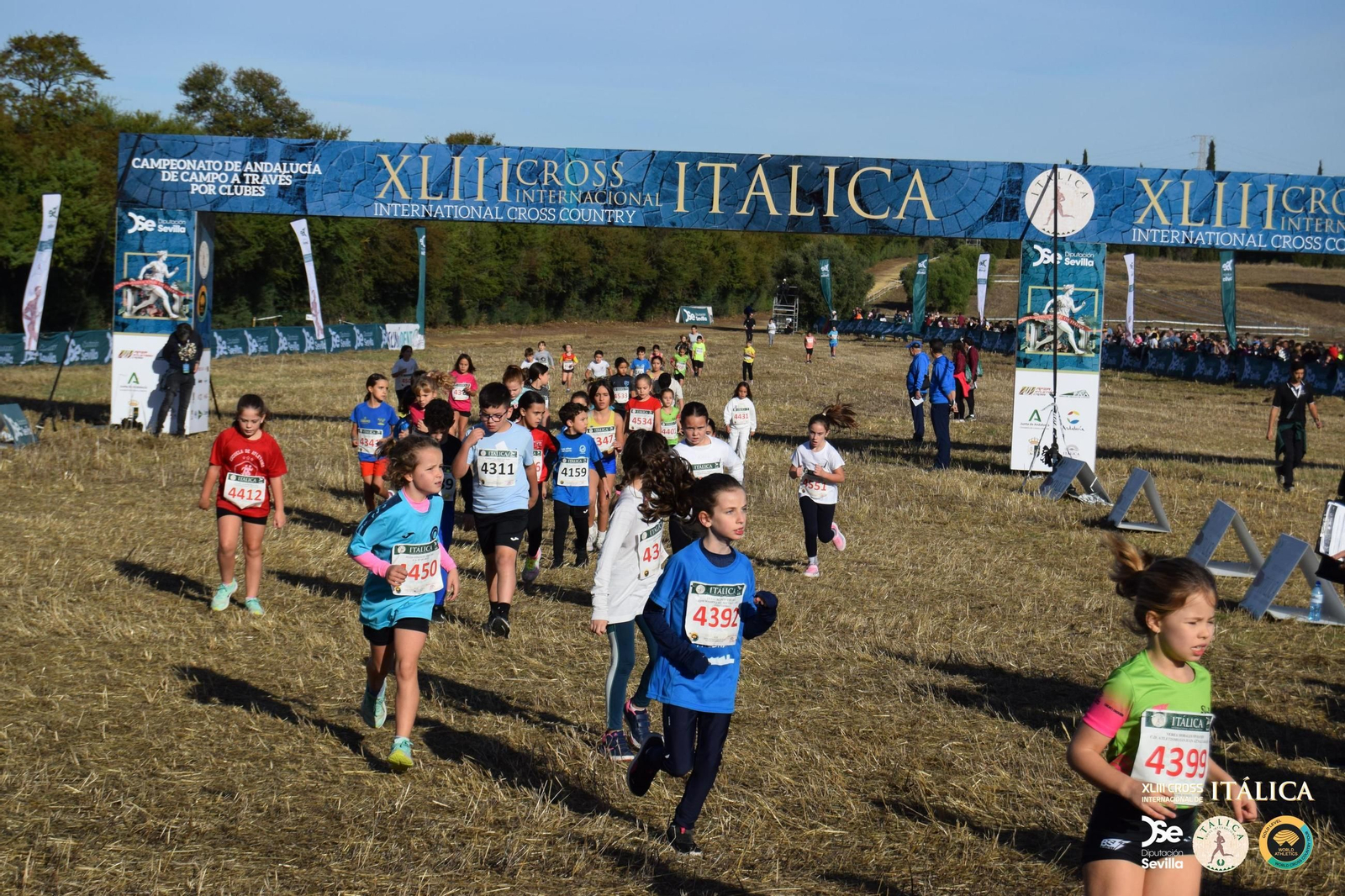 Búscate en las fotos del Cross de Itálica 2025 | 9