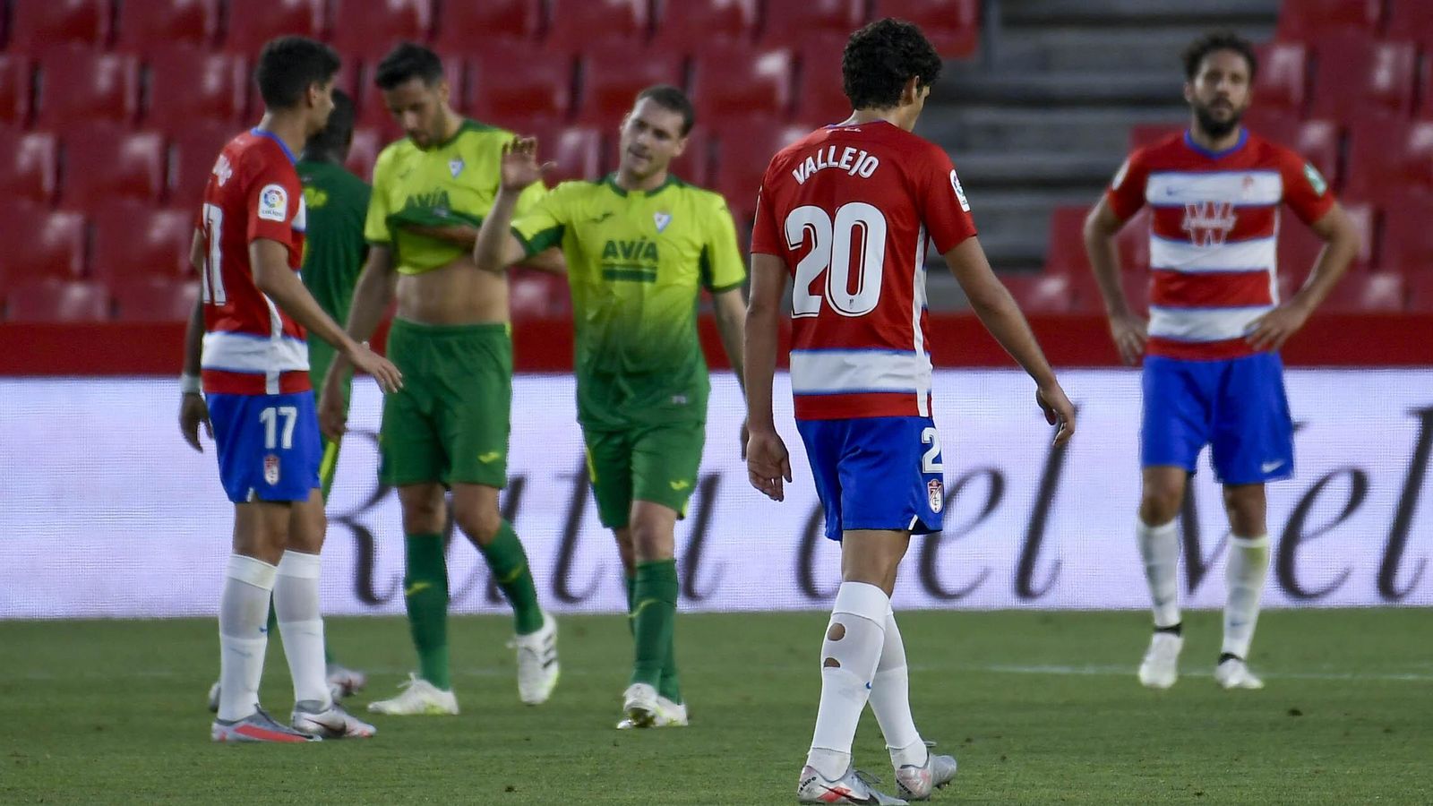 La última visita del Eibar a Los Cármenes se saldó con triunfo armero por 1-2,