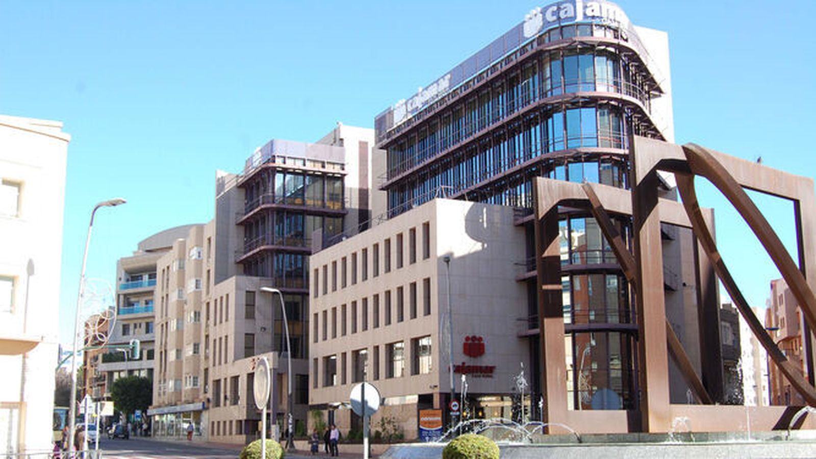 Cajamar Caja Rural sede social y servicios centrales en la capital.