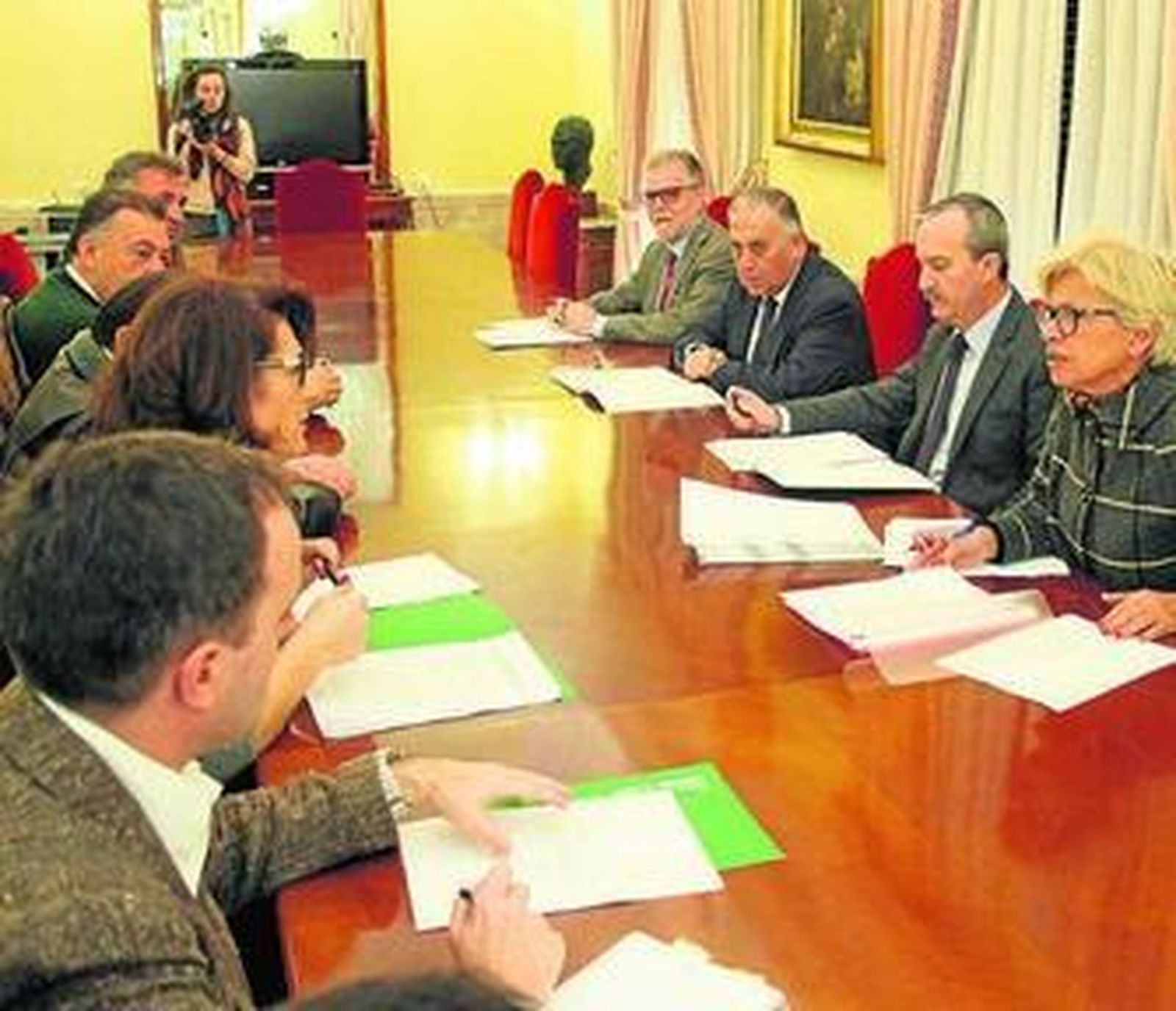Reunión de la Comisión Provincial de Seguridad del Profea, ayer.