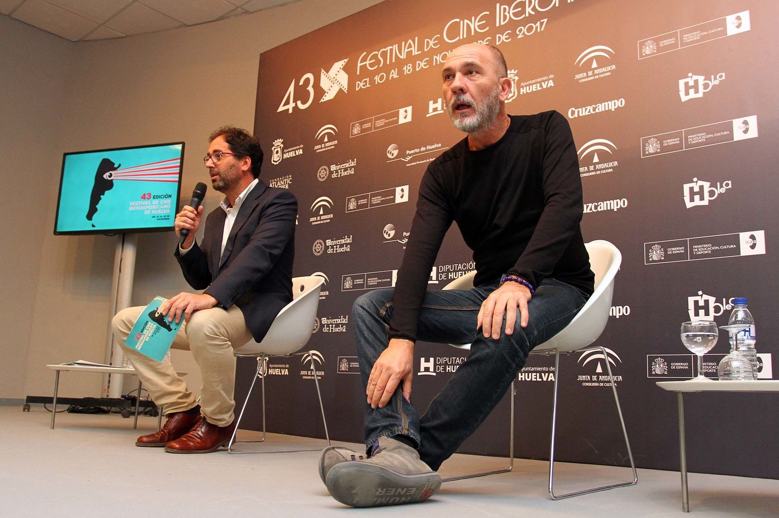 Imágenes de la entrega del premio Ciudad de Huelva a Darío Grandinetti.