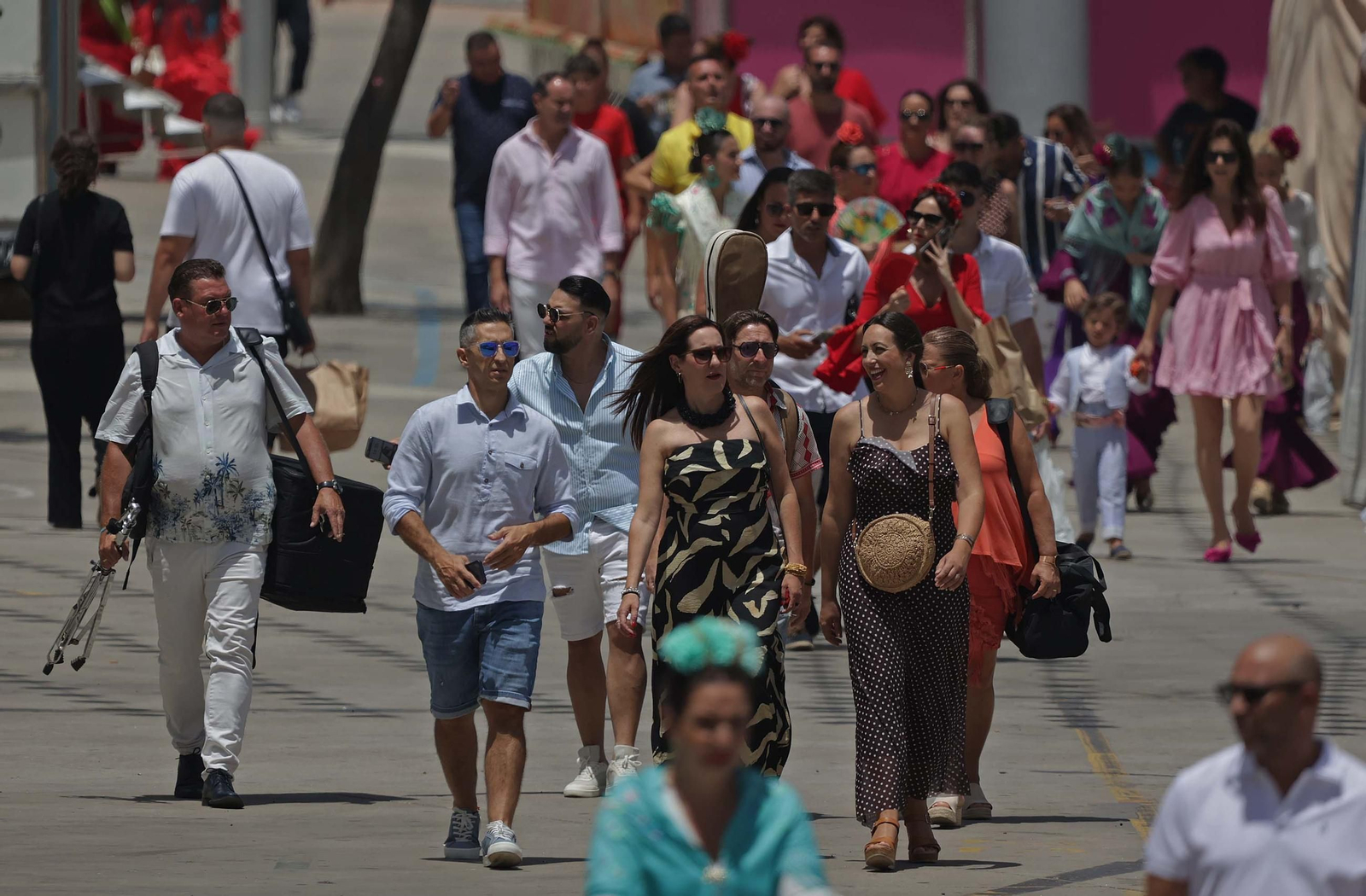 Búscate en las fotos del Domingo por Sevillanas de la Feria Real de Algeciras 2025