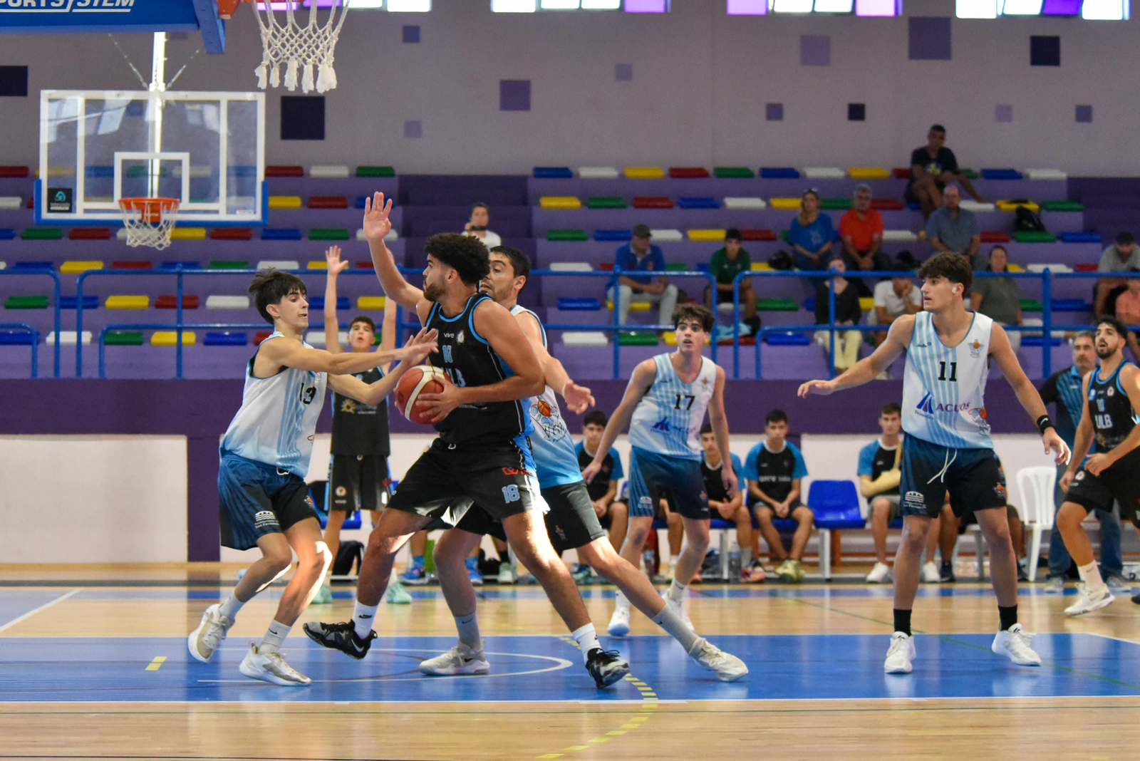 Las fotos de la semifinal de la Copa Diputación de baloncesto: ULB-Cimbis