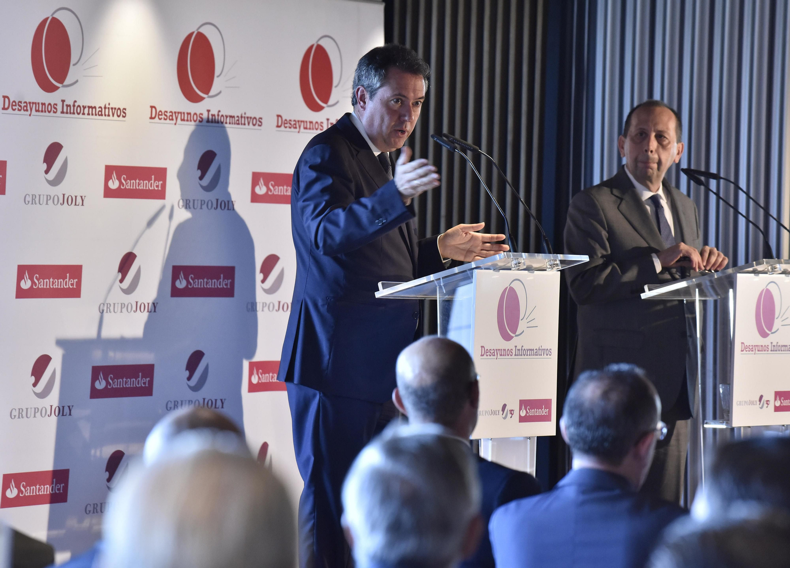 El Desayuno Informativo del Grupo Joly con Juan Espadas, en imágenes