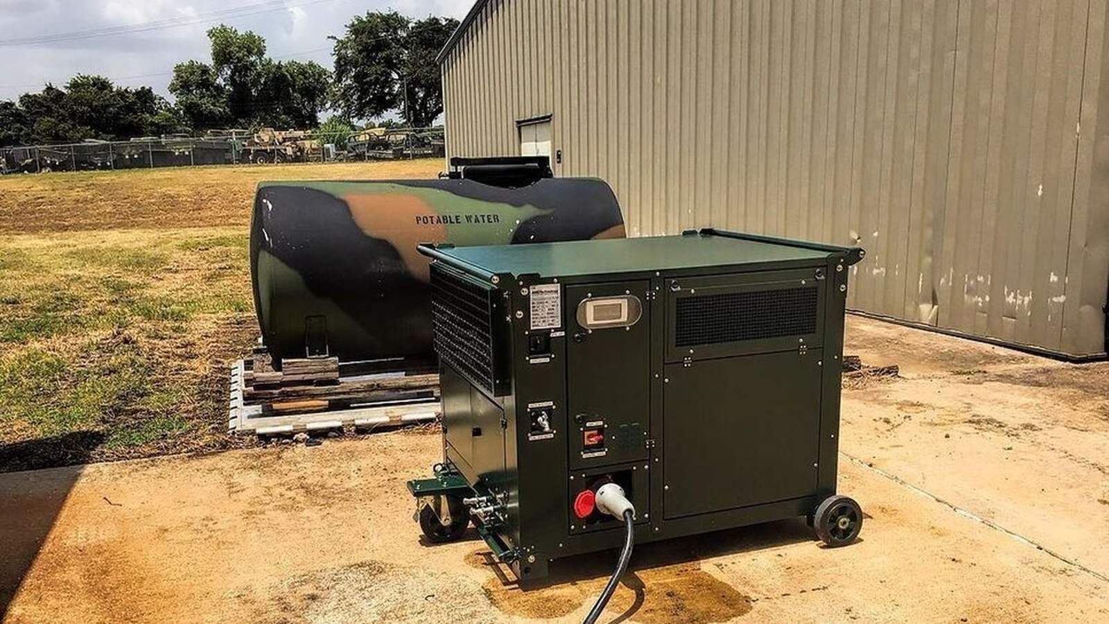 Generador atmosférico de Genaq para el ejército estadounidense. Generador atmosférico de Genaq para el ejército estadounidense.