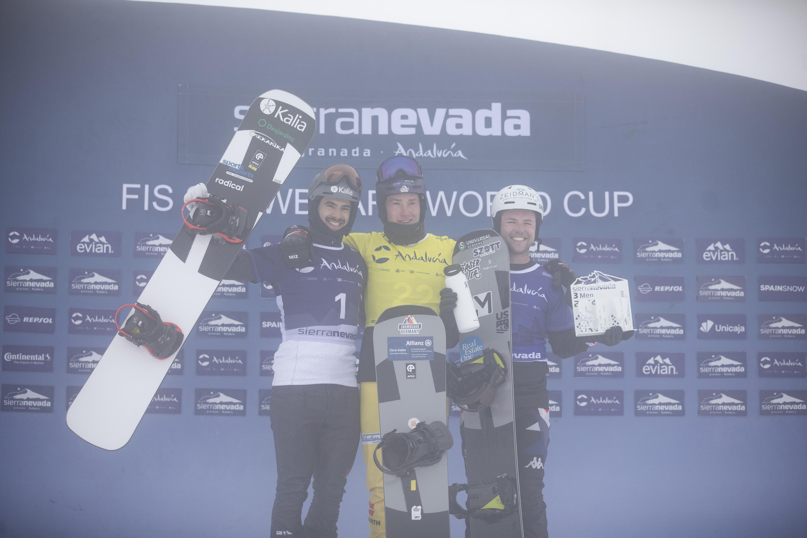 Las mejores imágenes de la segunda jornada de la Copa del Mundo de Snow en Sierra Nevada