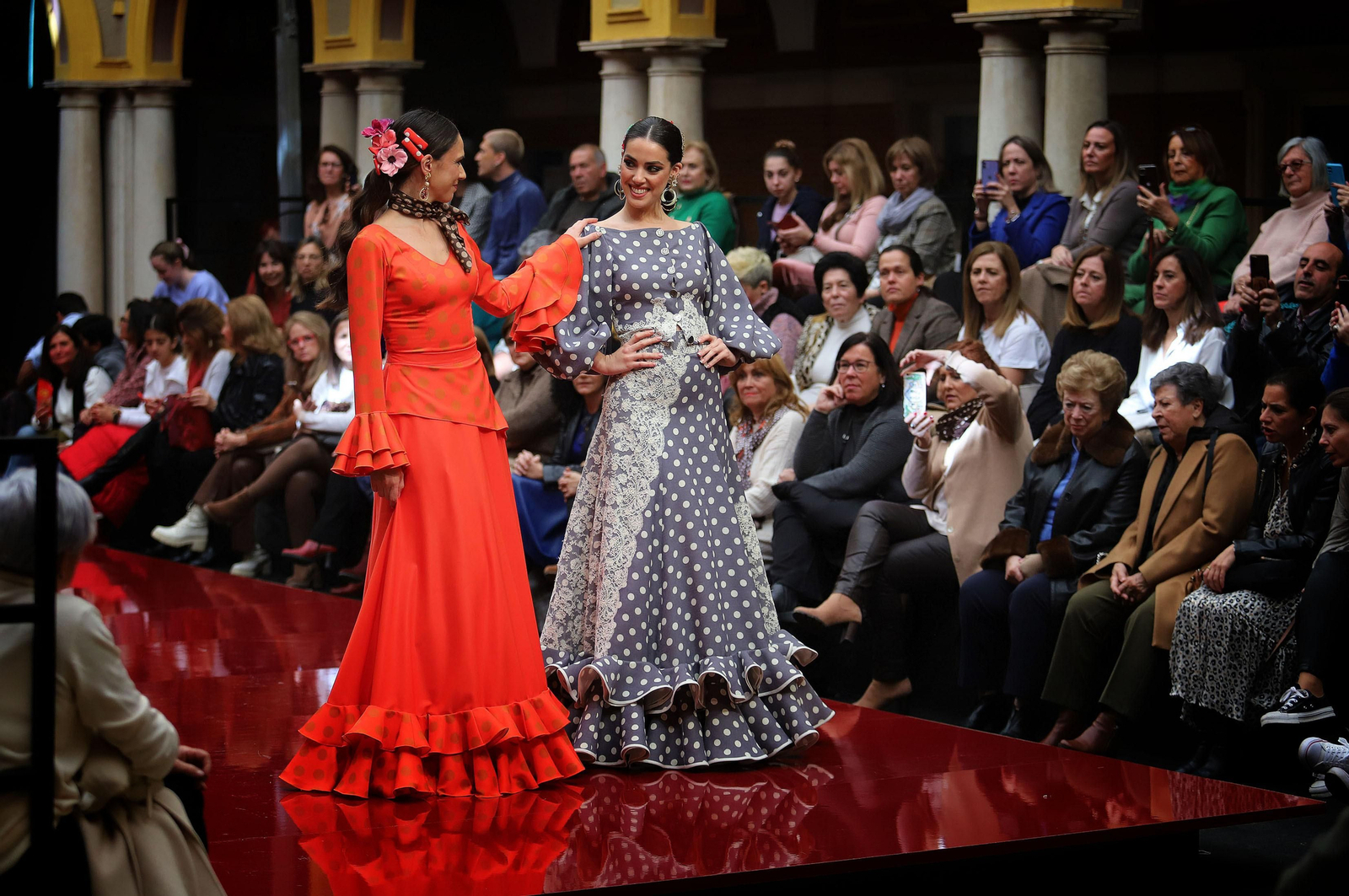 Huelva Flamenca 2023. Imágenes del desfile benéfico de El Ajolí a favor de Cruz Roja Española