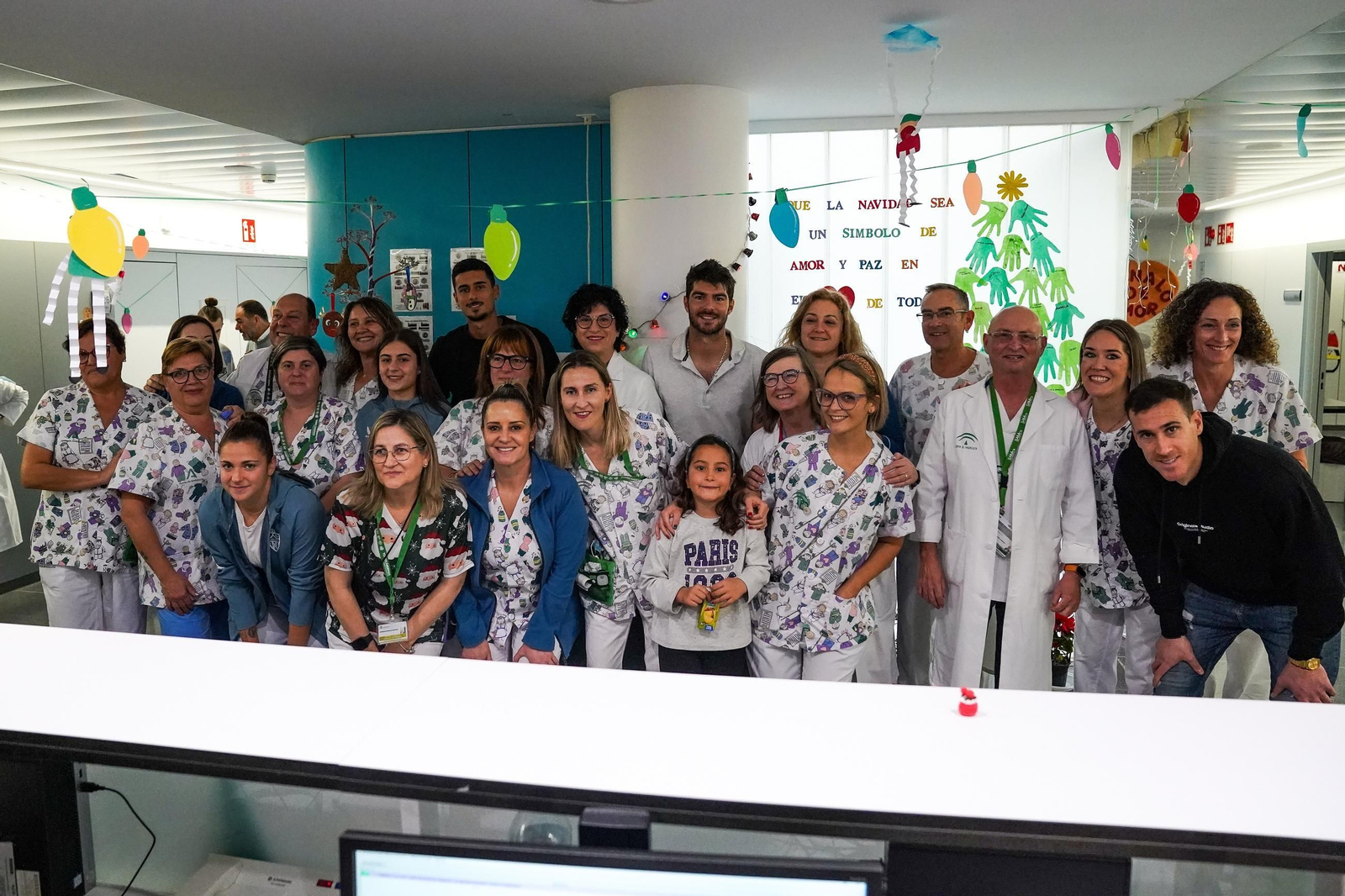 Imágenes de la tradicional visita del Almería a Torrecárdenas por Reyes