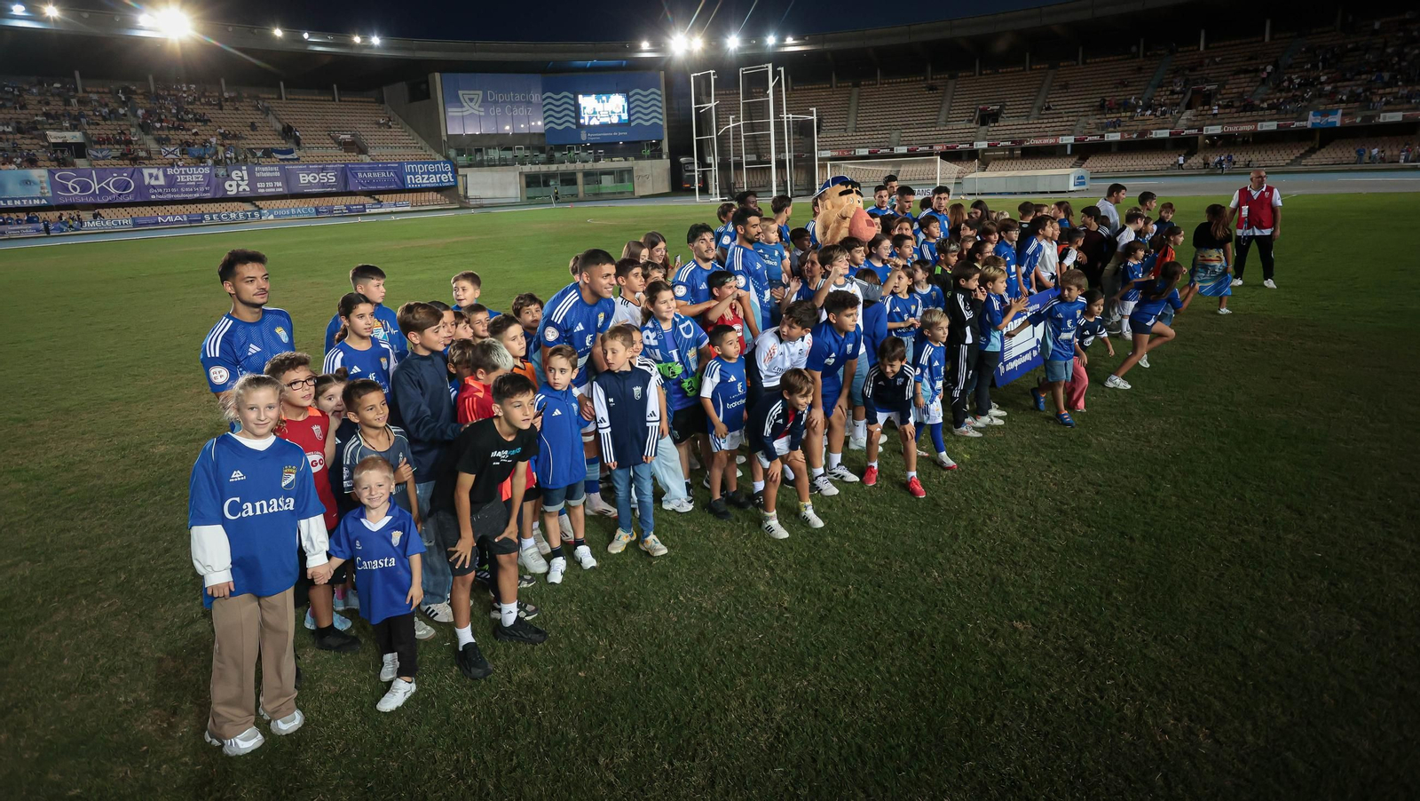 Búscate en el partido del Xerez CD - Minera