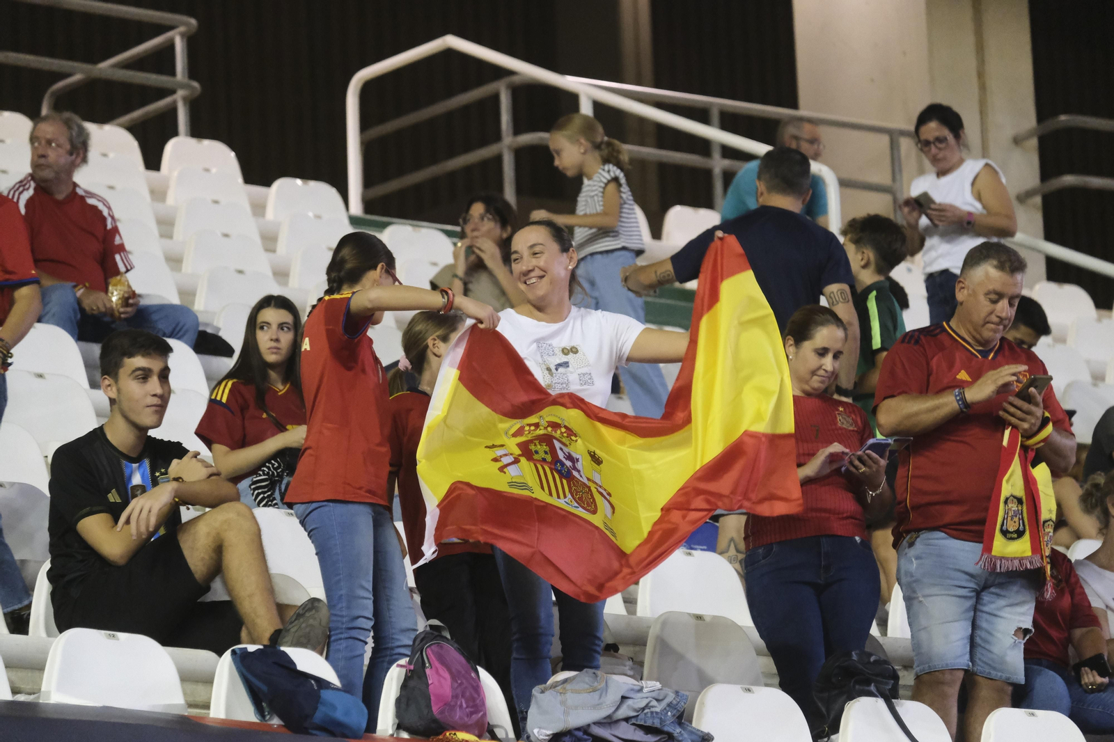 Las mejores fotos del ambiente en El Arcángel para el España - Suiza