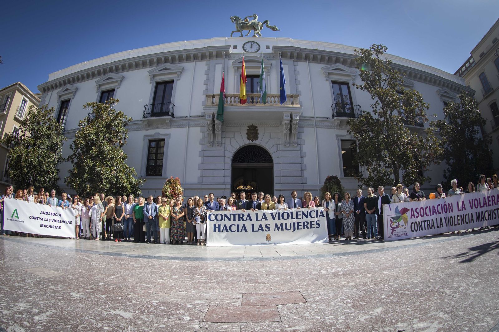 Granada se concentra en rechazo del último crimen machista