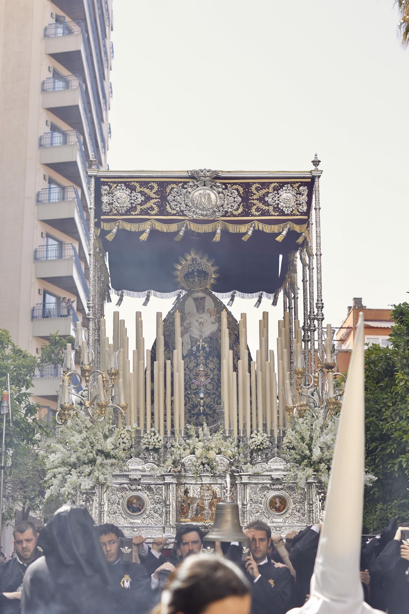 Descendimiento en el Viernes Santo de Málaga, en imágenes