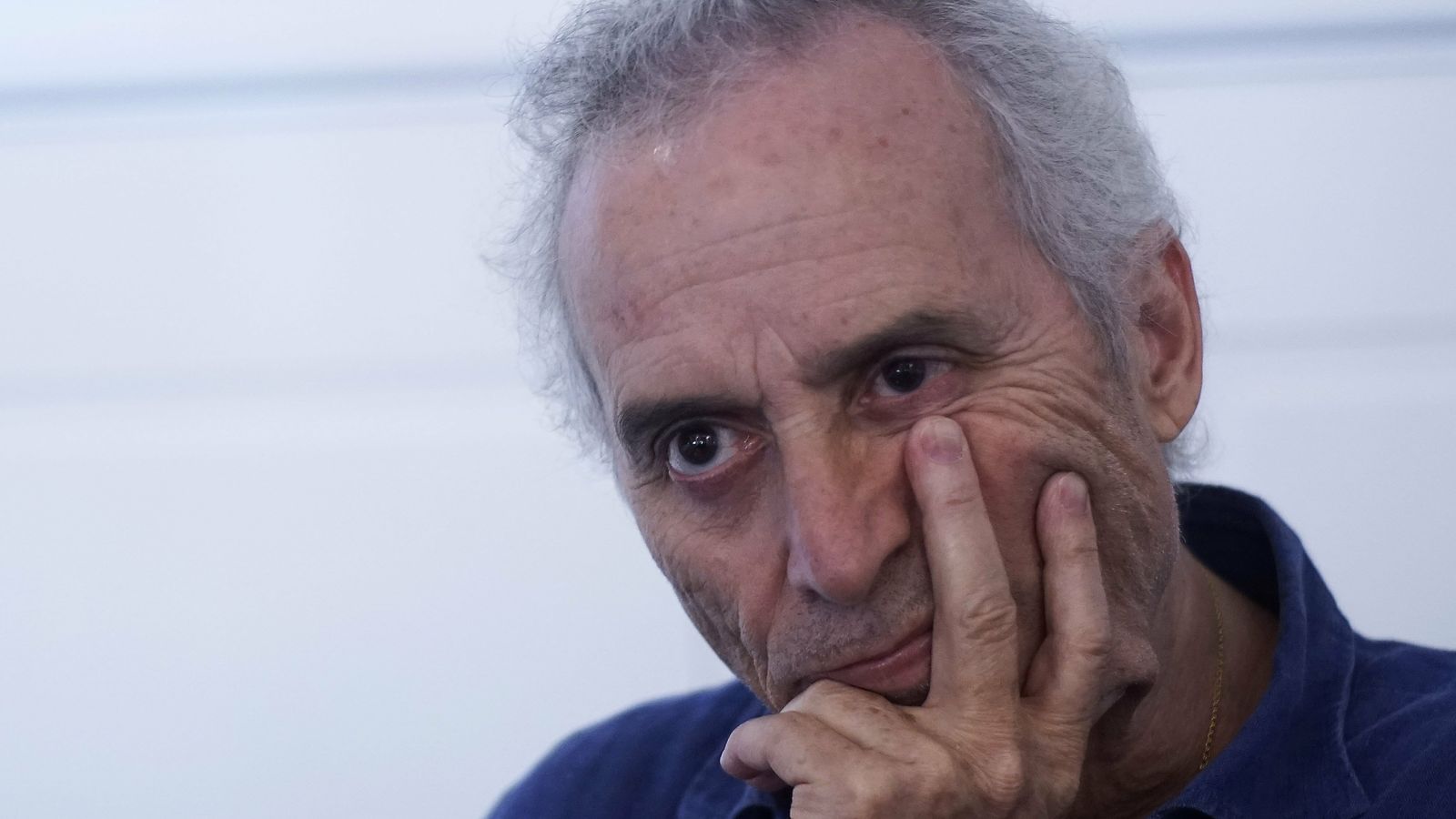 El autor, durante la entrevista.