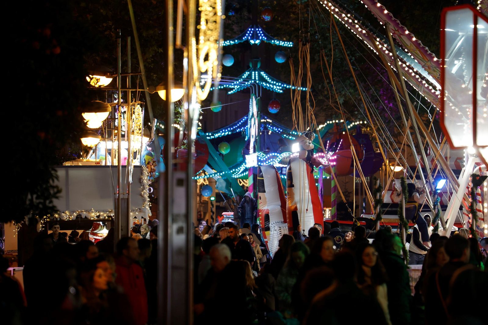 Córdoba disfruta del día de Navidad en la calle