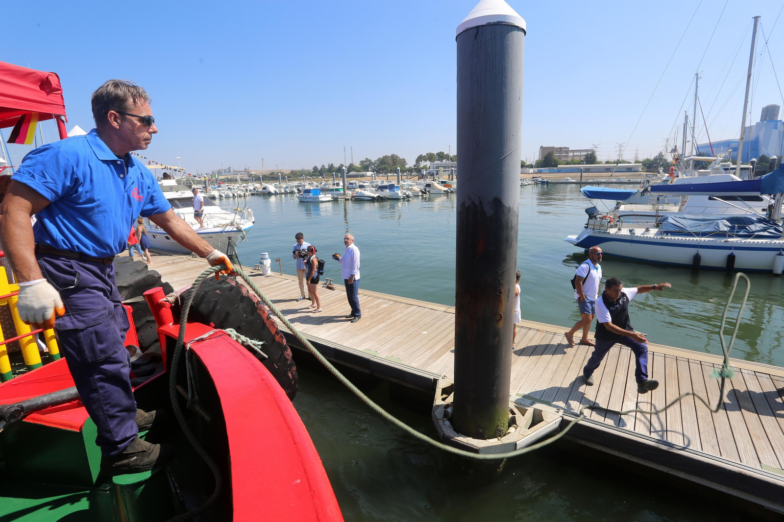 Procesión de la Virgen del Carmen por la Ría de Huelva en imágenes