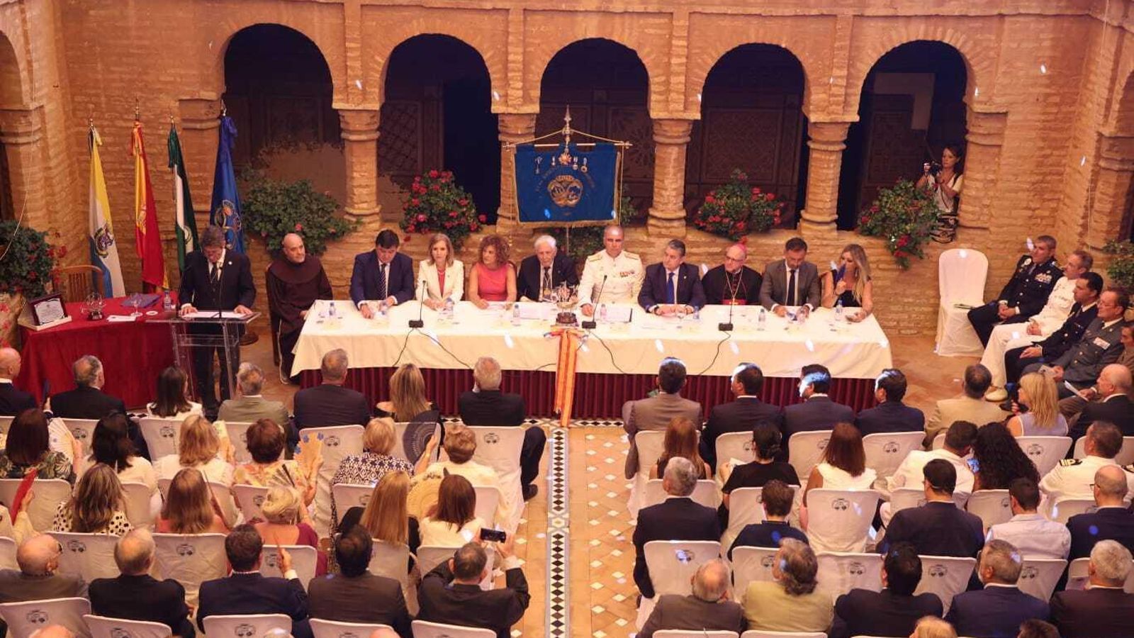 Solemne acto de la Real Sociedad Colombina en el monasterio de La Rábida.