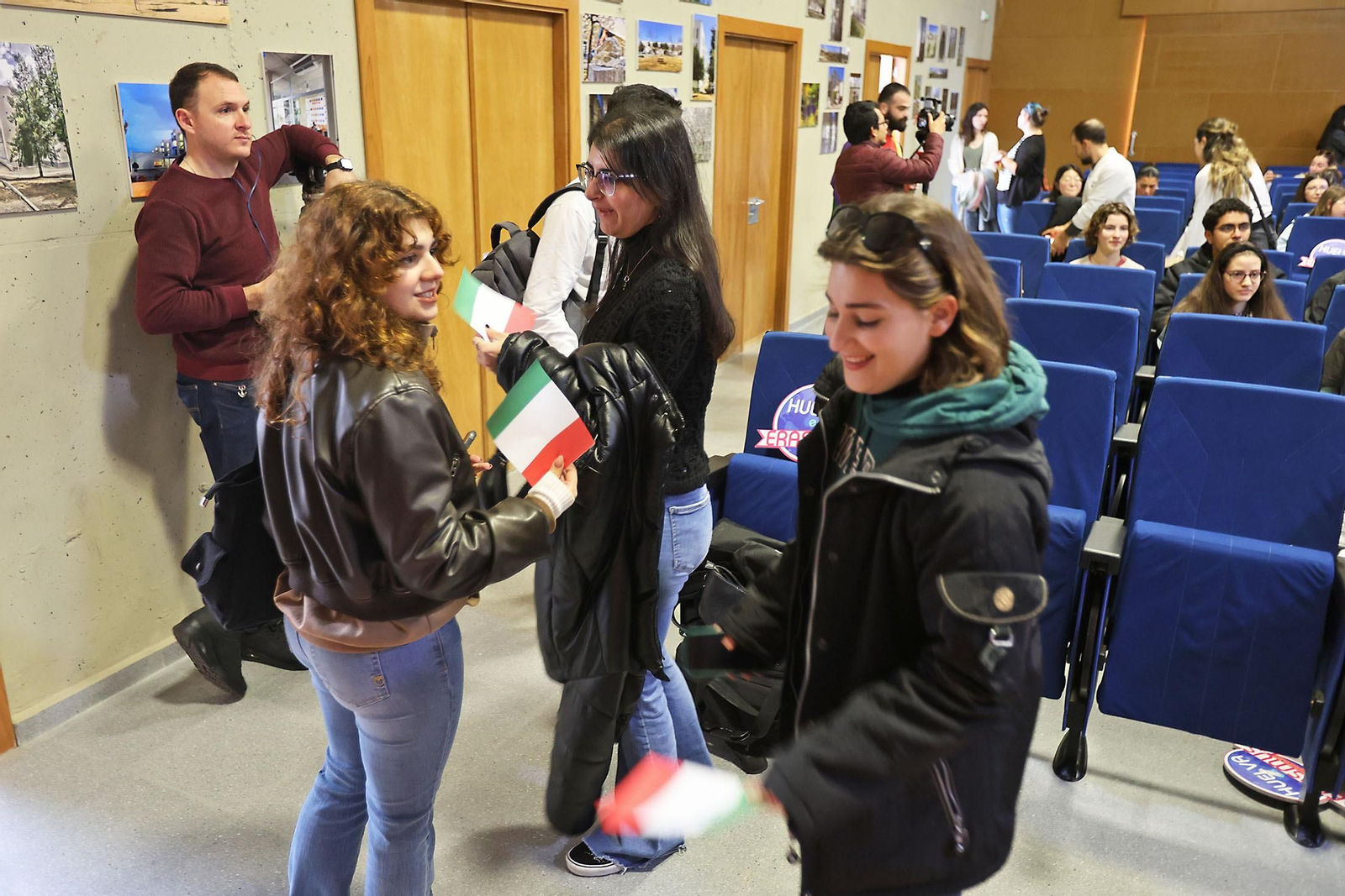 Imágenes de la Welcome Ceremony para dar la bienvenida al alumnado Erasmus que estudiará en la UHU
