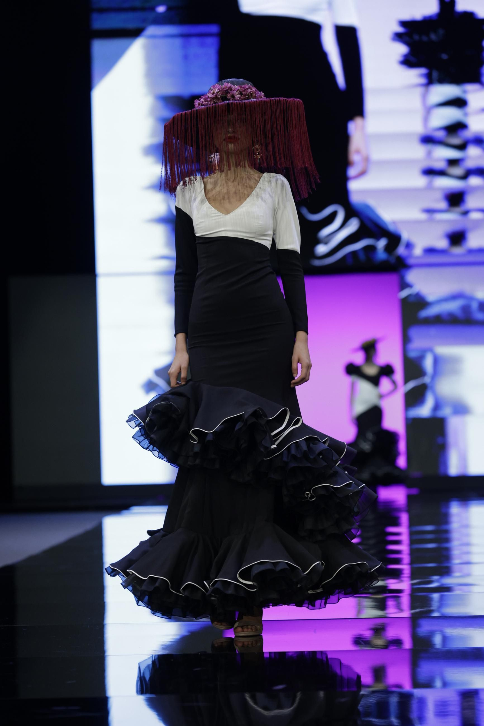 Desfile de Hermanas Serrano en SIMOF 2025, todas las fotos