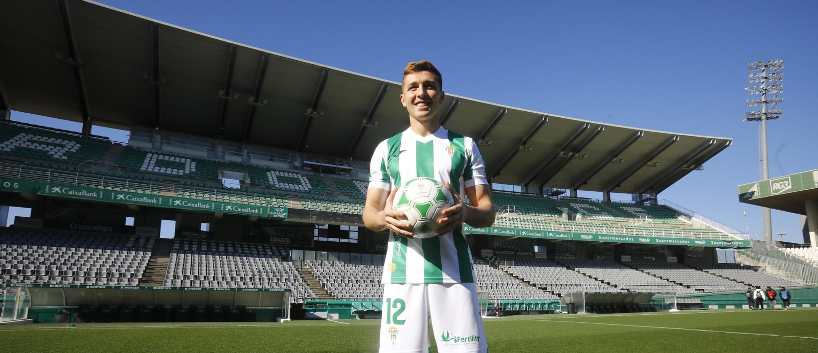 Alberto del Moral, durante su presentación en El Arcángel como jugador del Córdoba CF.