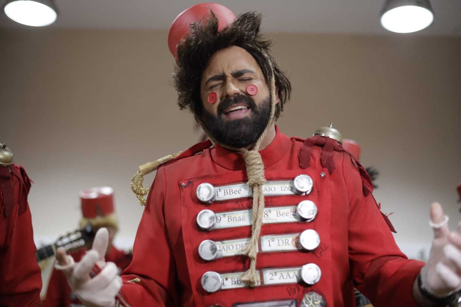 Chirigota 'Hotel y resort Cadi, aquí tiene usté su casa'