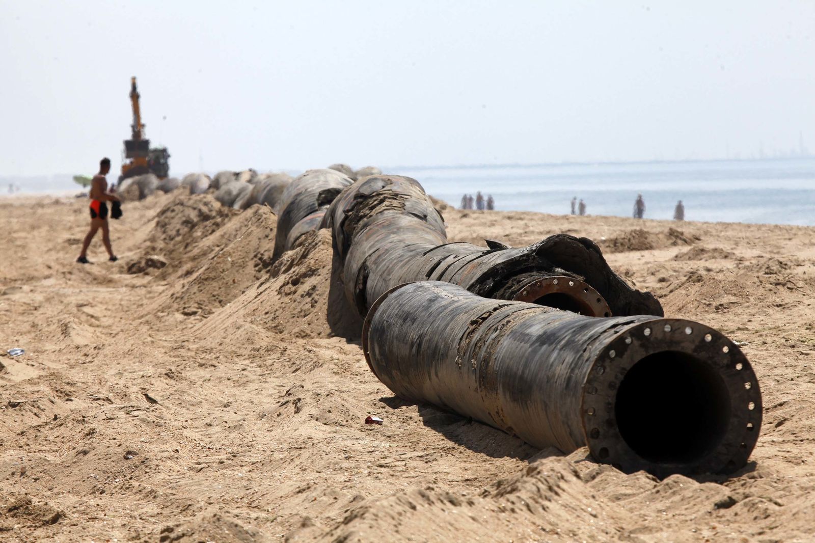 Las imágenes de la recuperación de la playa de La Antilla