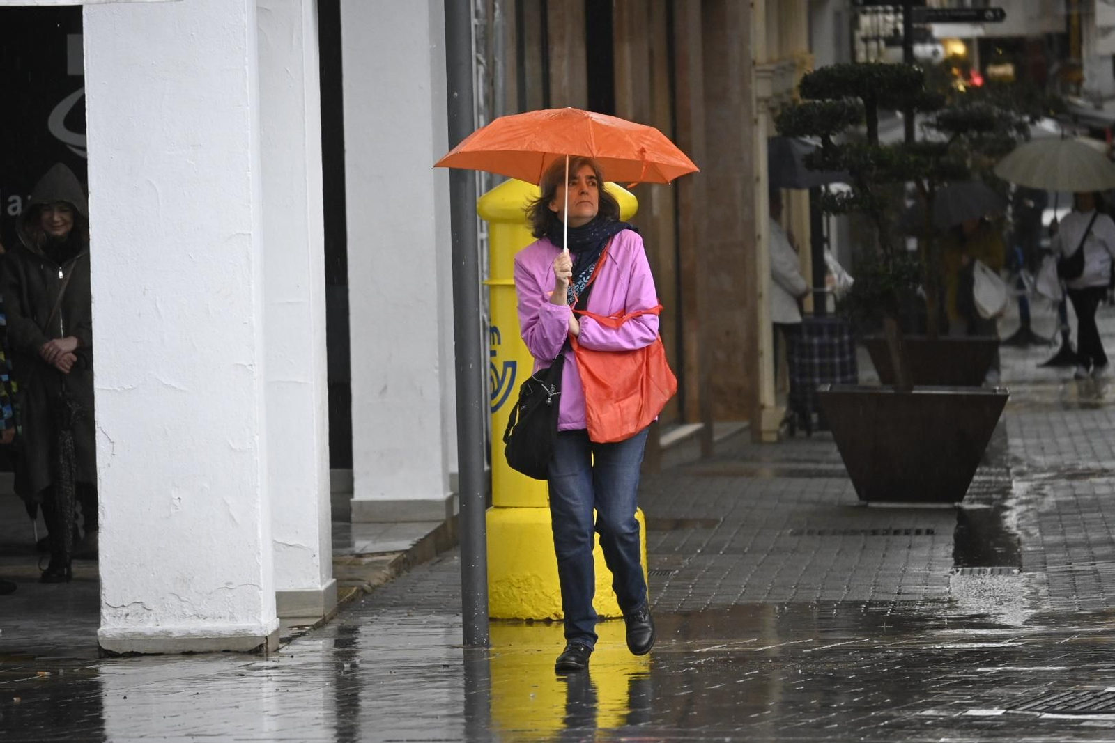 Imágenes de la lluvia de hoy en Huelva