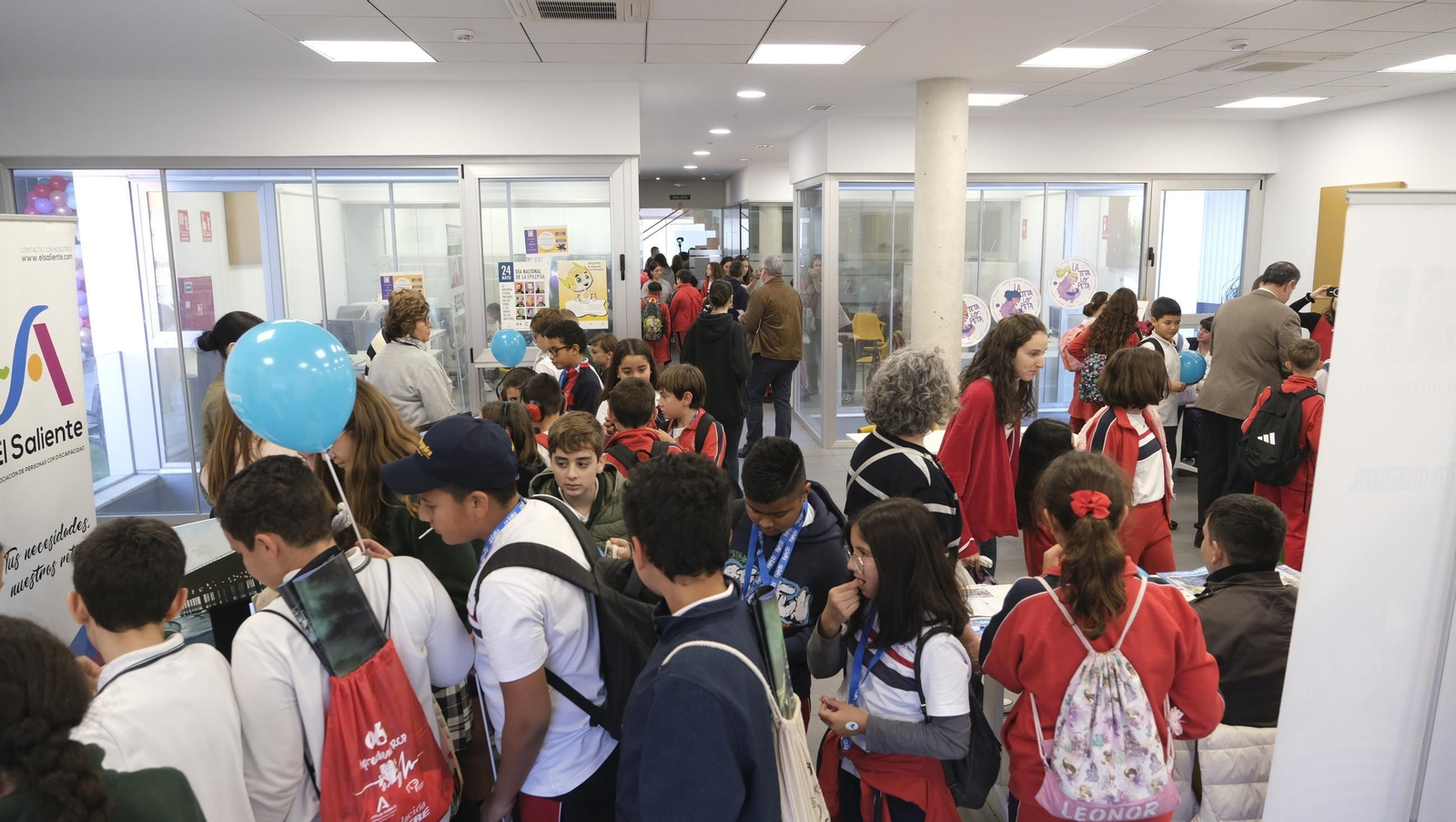 Imágenes de la Jornada de Puertas Abiertas de Asociaciones en el Espacio Alma