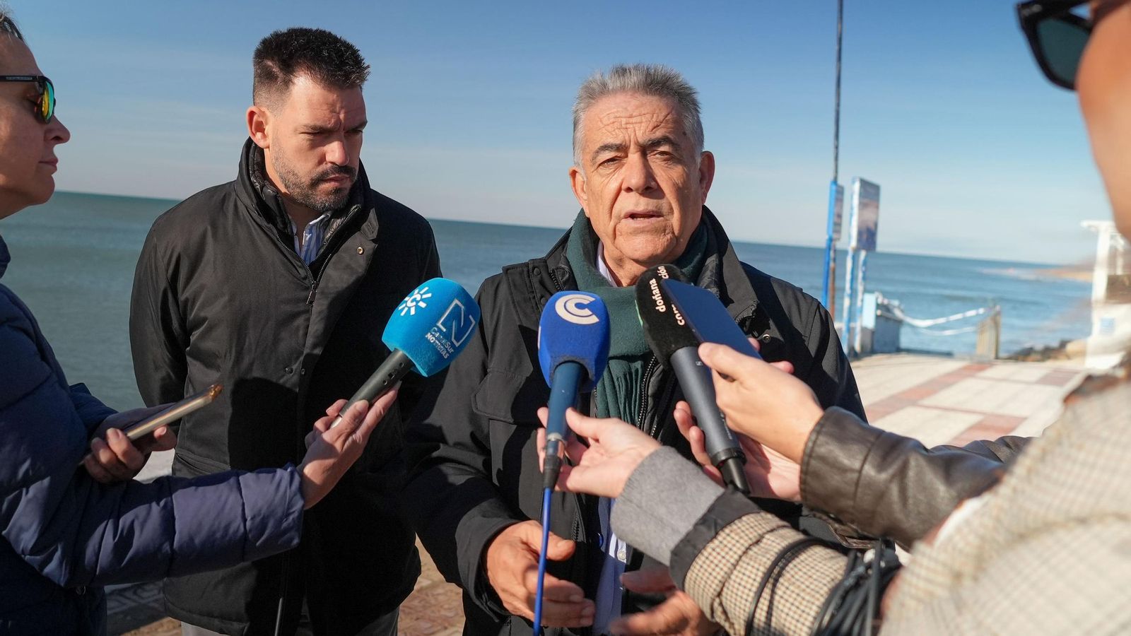 El alcalde de Almonte, Francisco Bella.