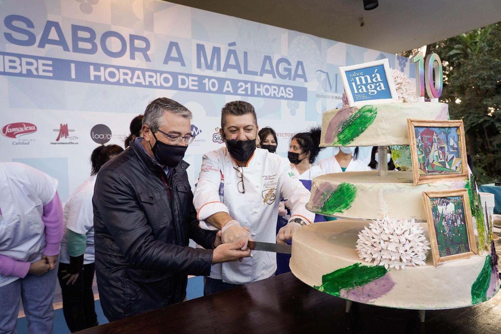 Sabor a Málaga celebra su décimo aniversario en la Gran Feria con una tarta temática