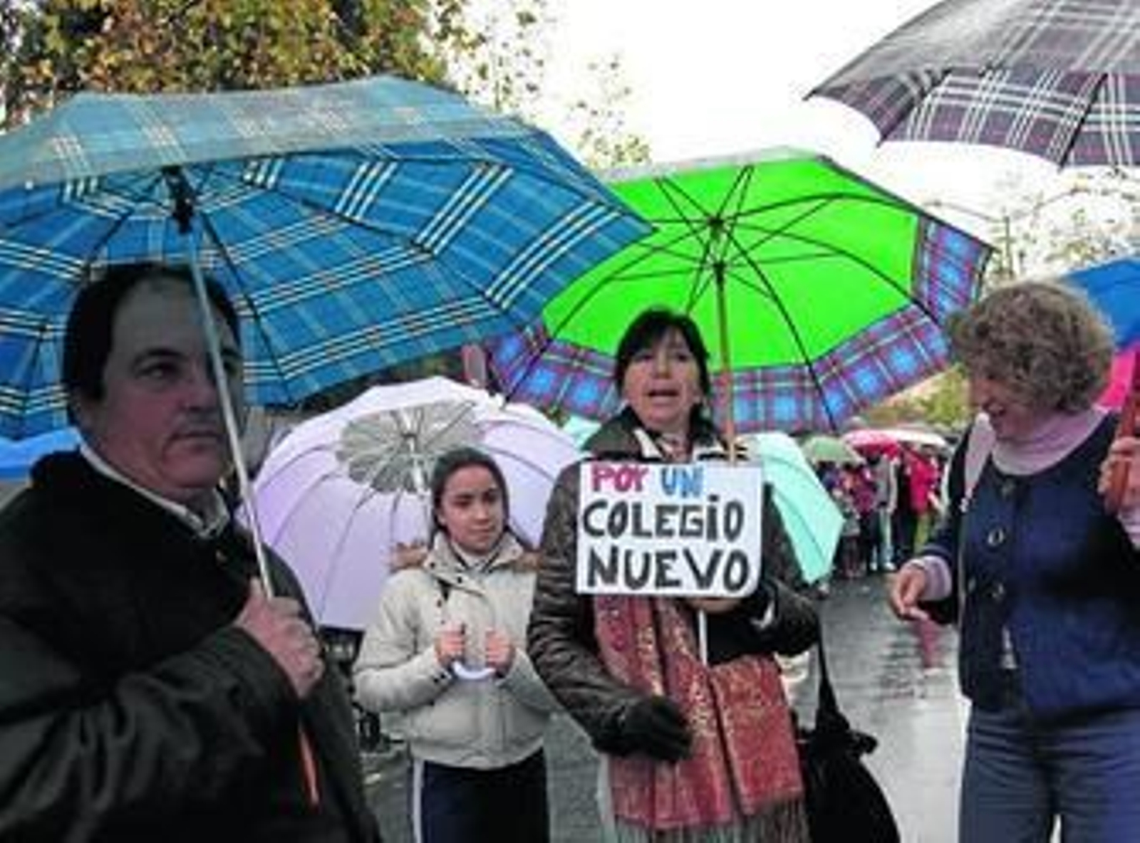 Protesta de alumnos y padres del colegio José Salcedo de Alanís.