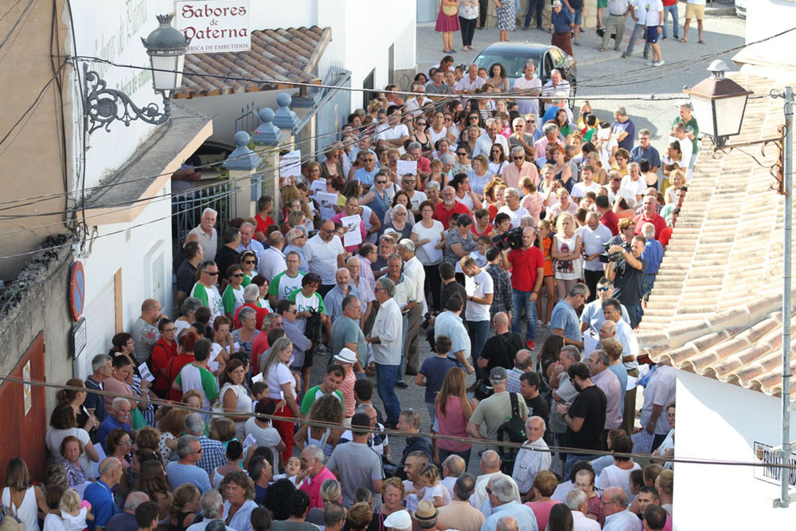Concentración en apoyo de la empresa Sabores de Paterna