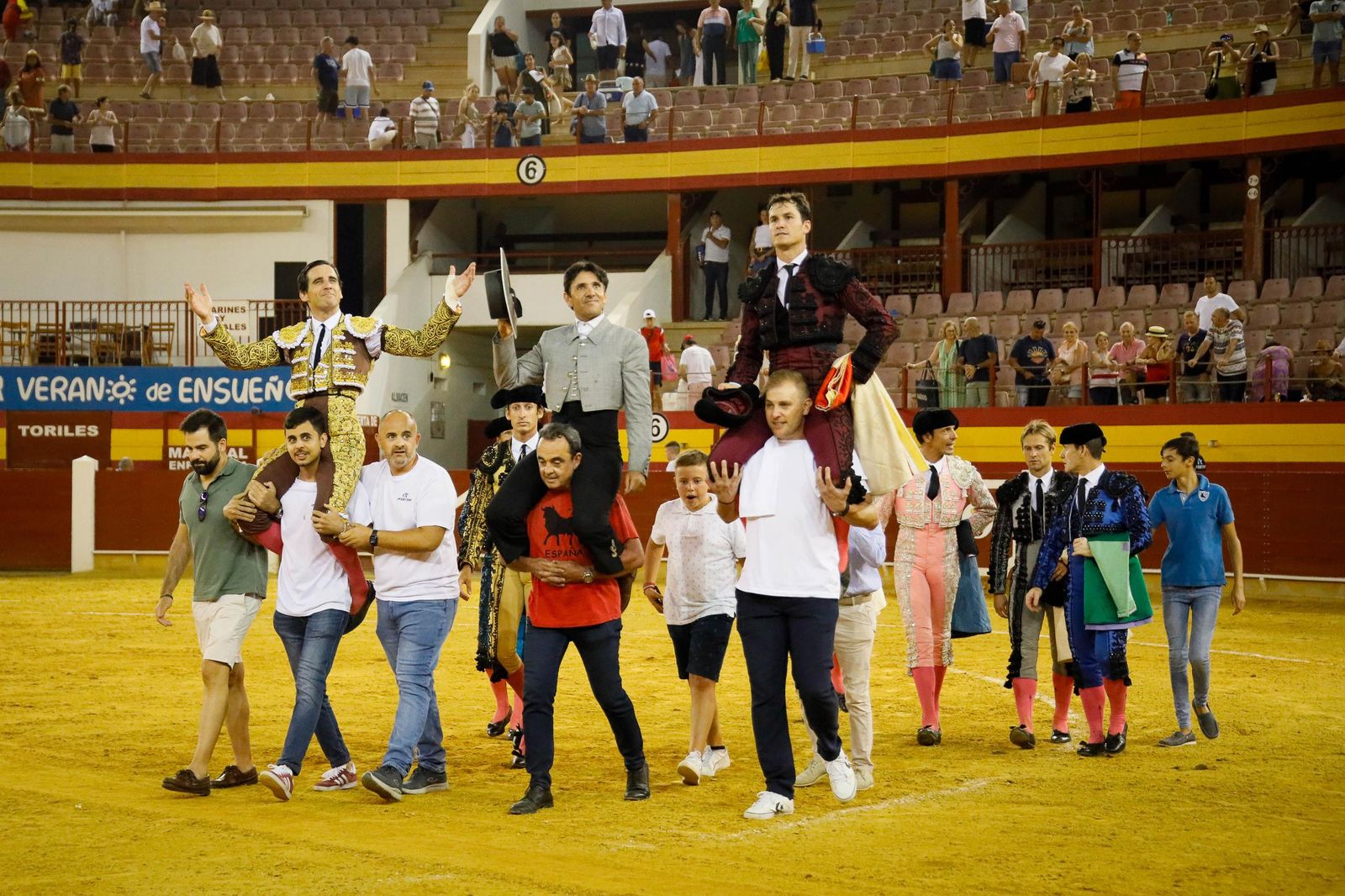 Imágenes de la corrida de toros en Roquetas de Mar