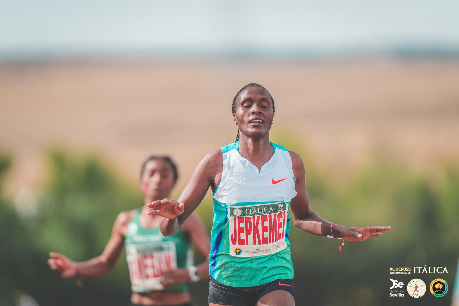 Búscate en las fotos del Cross de Itálica 2025 | 11