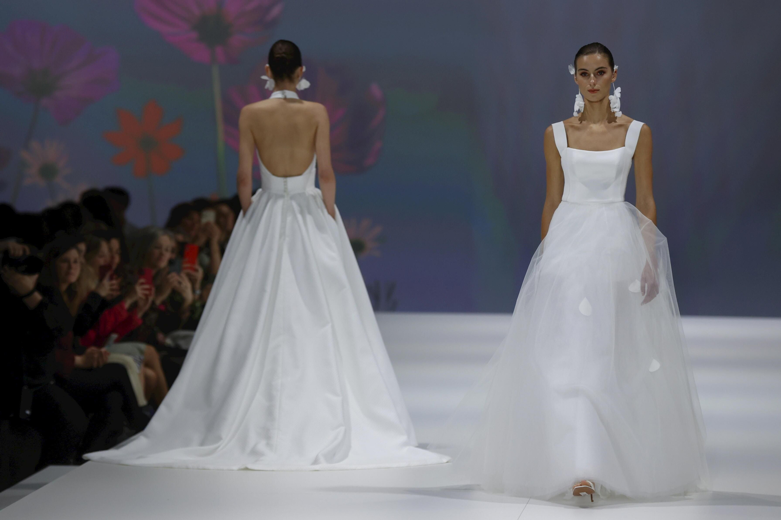 Pase de modelos de la firma Jesús Peiró en la Bridal Fashion Week de Barcelona