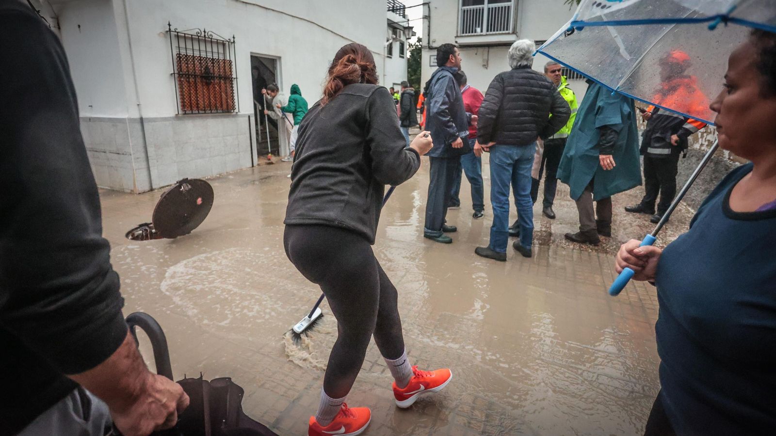 Imágenes del paso de la Dana, inundaciones, destrozos y caos por todo Jerez
