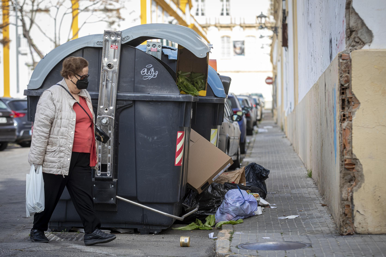 Los efectos de la huelga de basuras ya comienzan a notarse en El Puerto. Los efectos de la huelga de basuras ya comienzan a notarse en El Puerto.