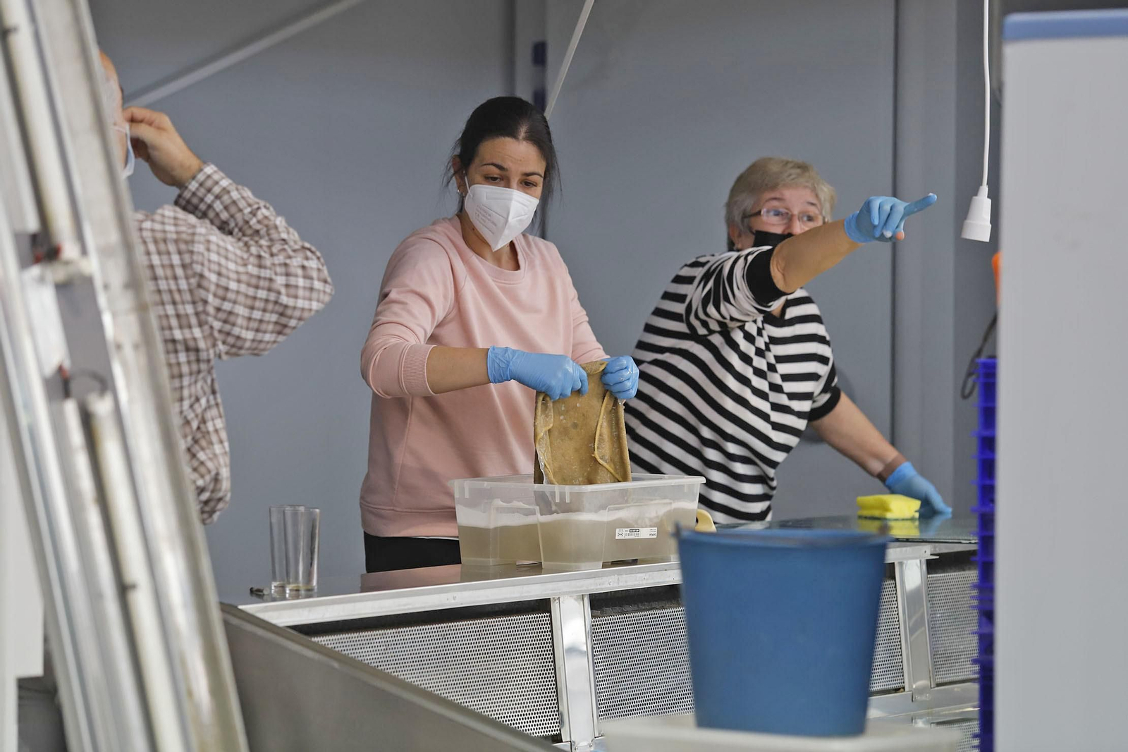 Traslado de los detallistas al provisional mercado de San Sebastián Traslado de los detallistas al provisional mercado de San Sebastián
