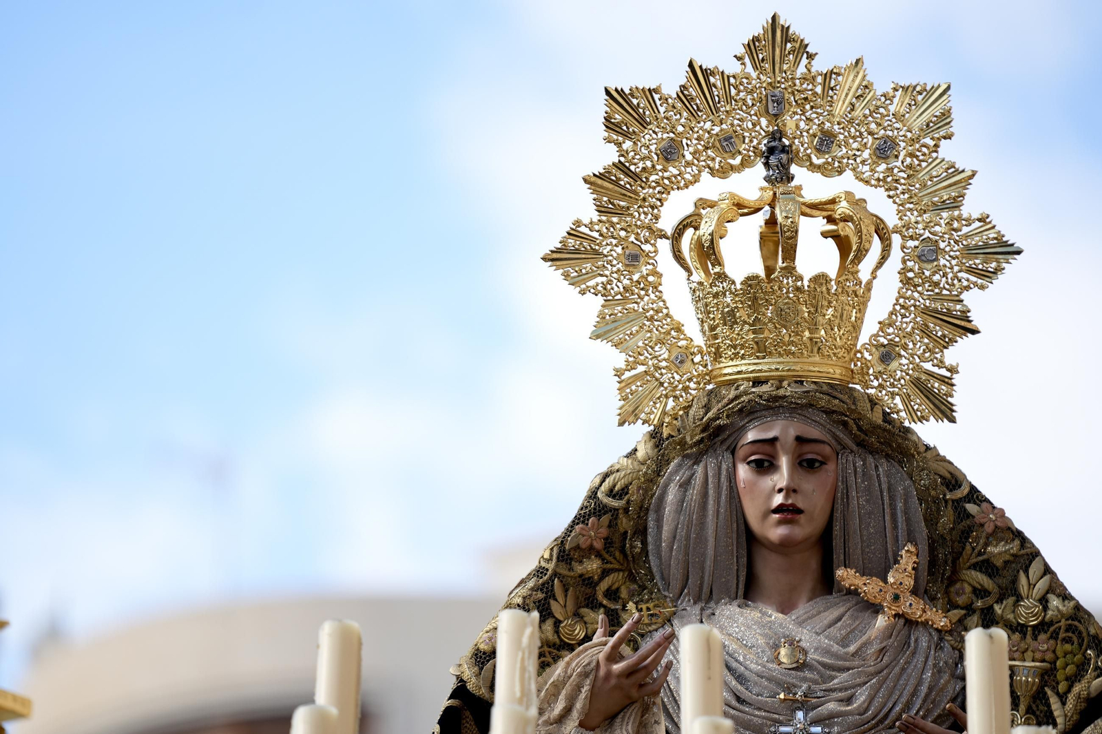 Viñeros en el Jueves Santo en Málaga, en fotos