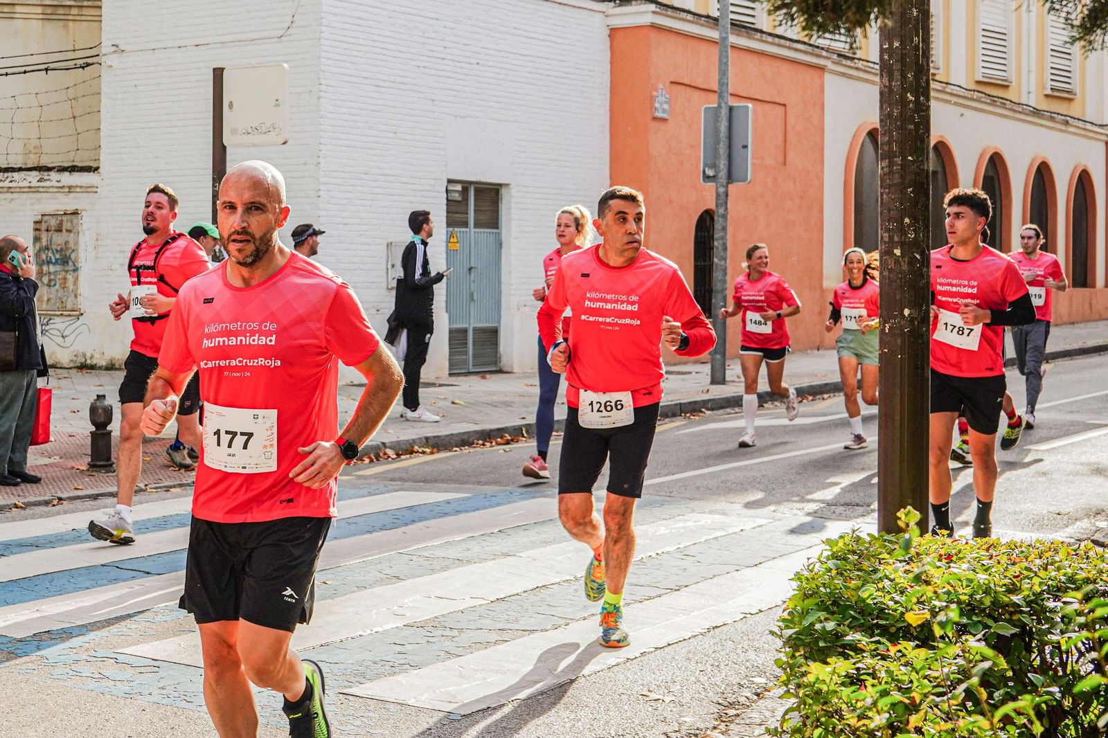 Las imágenes de la Carrera de la Cruz Roja en Granada
