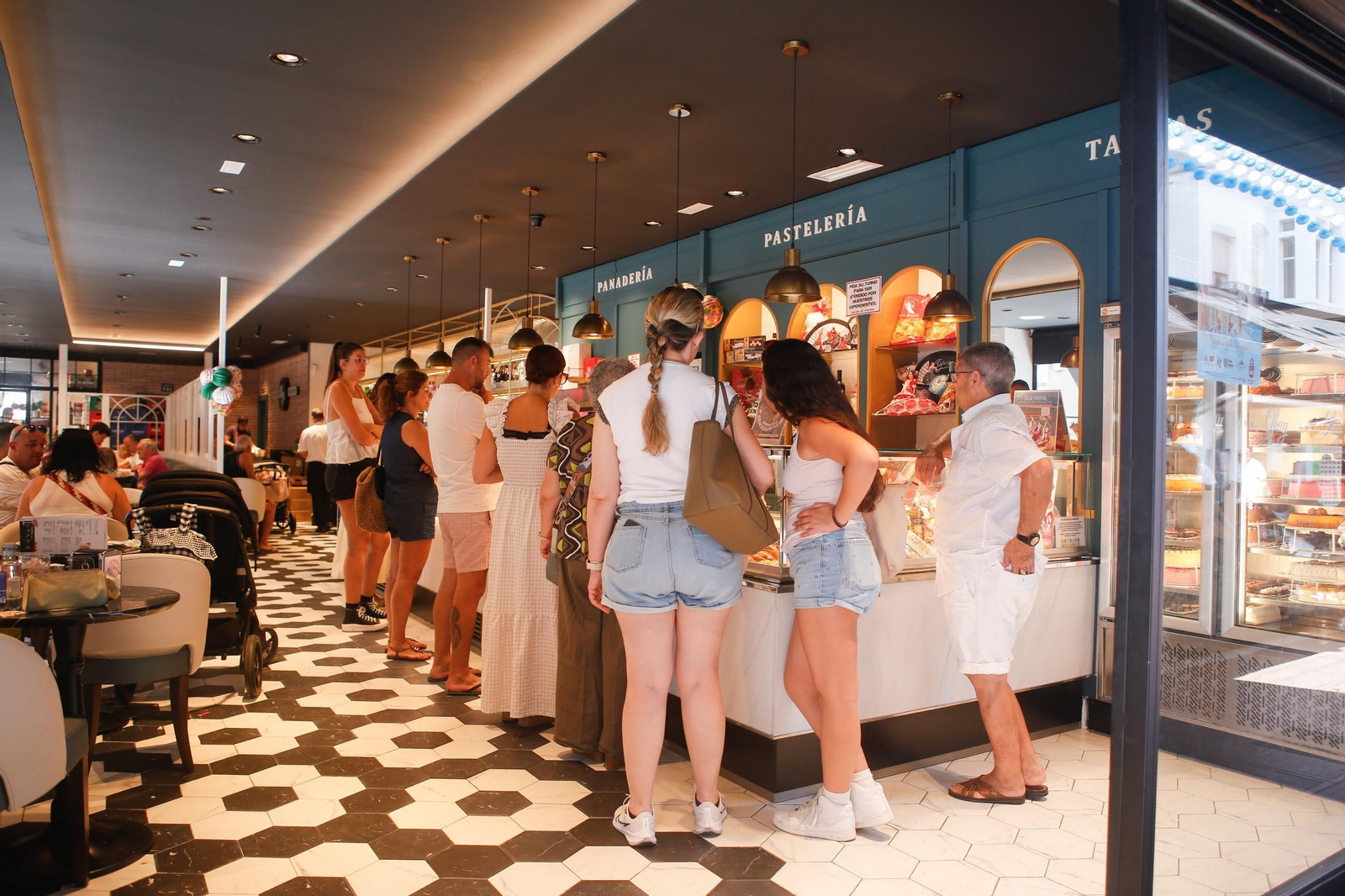 La Línea se relame una feria más en el Día de la Japonesa, en imágenes