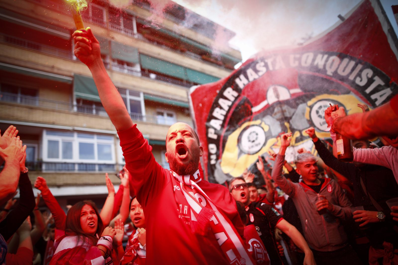 Así fue el recibimiento al Granada CF por su afición