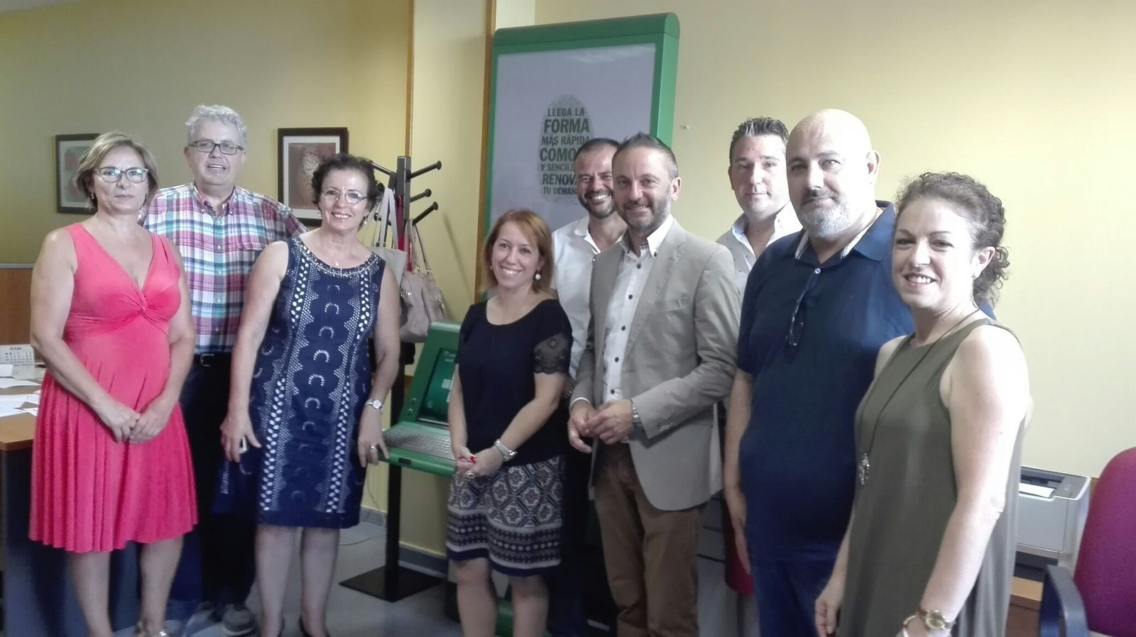 Responsables de la Junta y UGT durante la visita al Punto de Empleo.