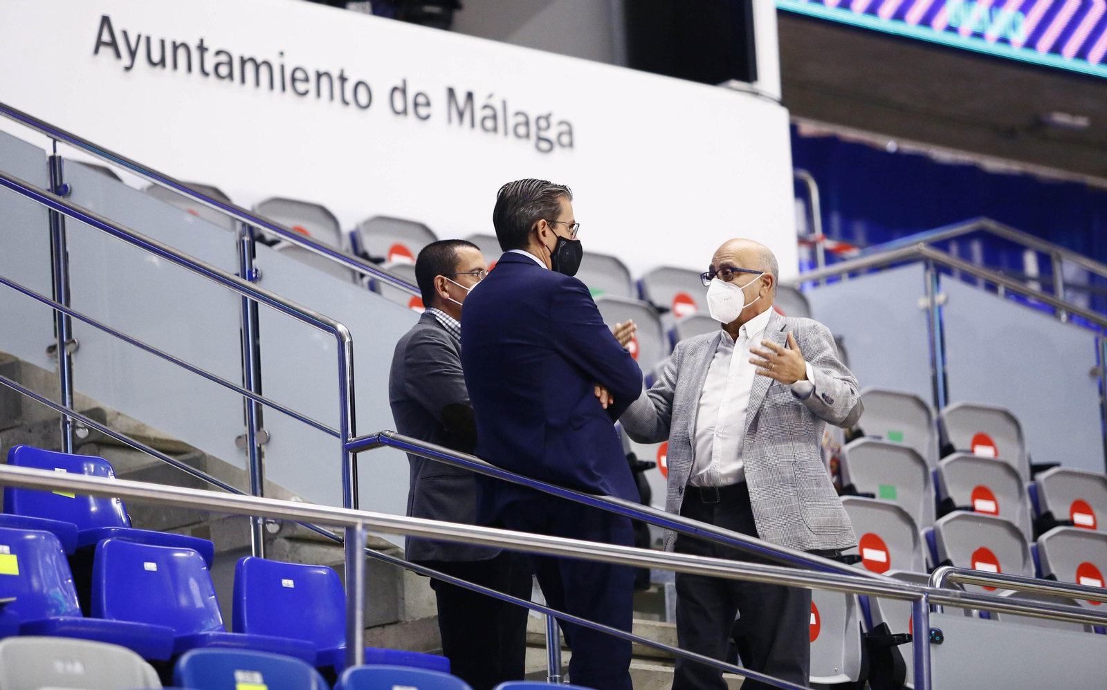Eduardo García, en el palco del Carpena.